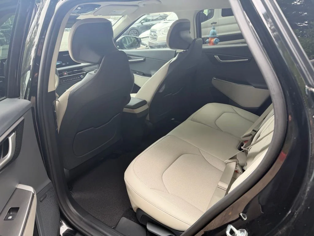 Certified Used 2024 Aurora Black Pearl Kia Wind image 21