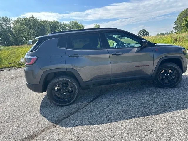 Used 2024  Jeep Trailhawk image 14