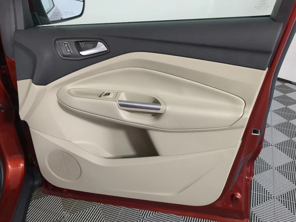 Used 2016 Red Ford SE image 19