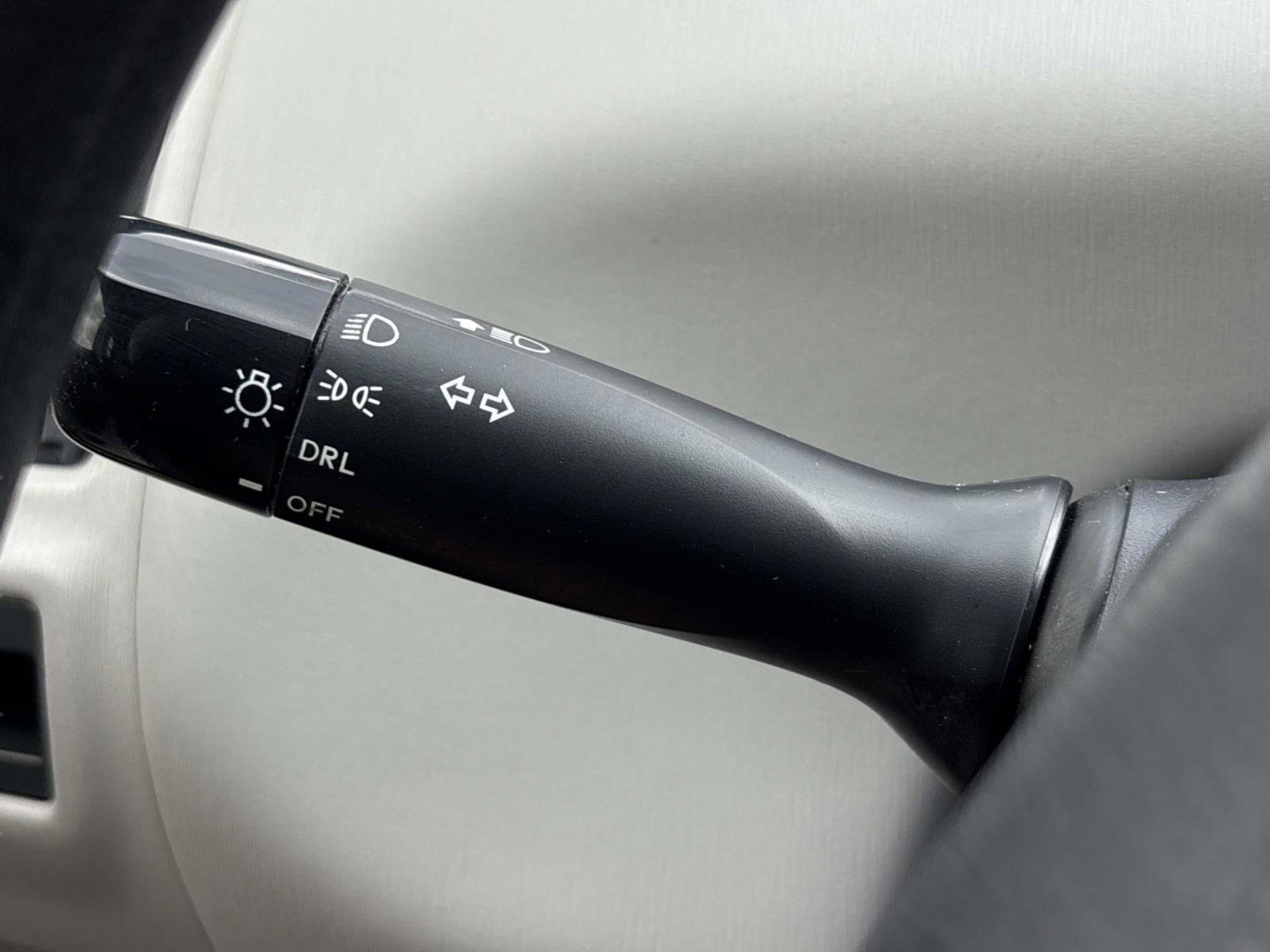 2016 Toyota Prius v Five - Photo 29