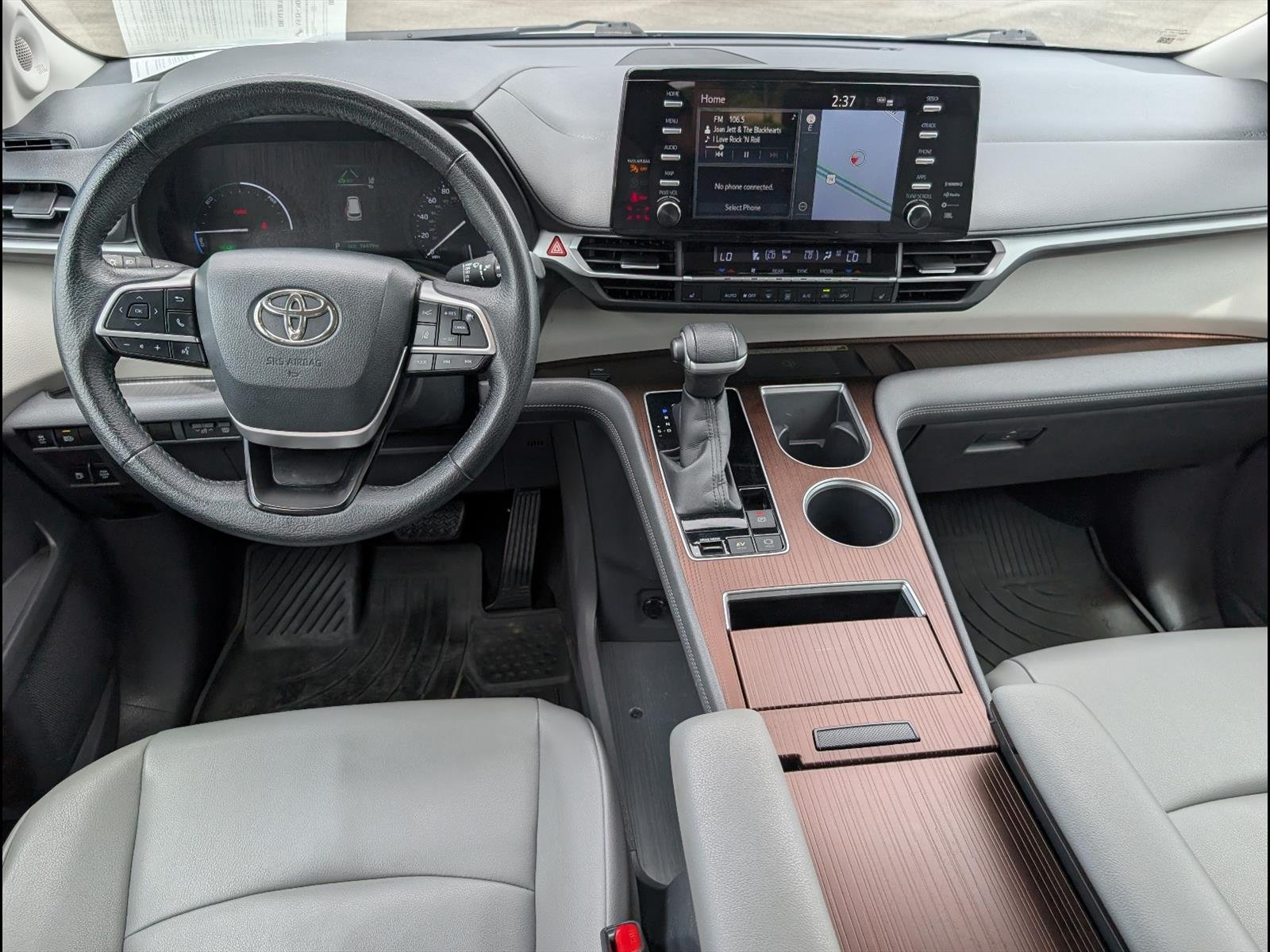2022 Toyota Sienna XLE - Photo 9