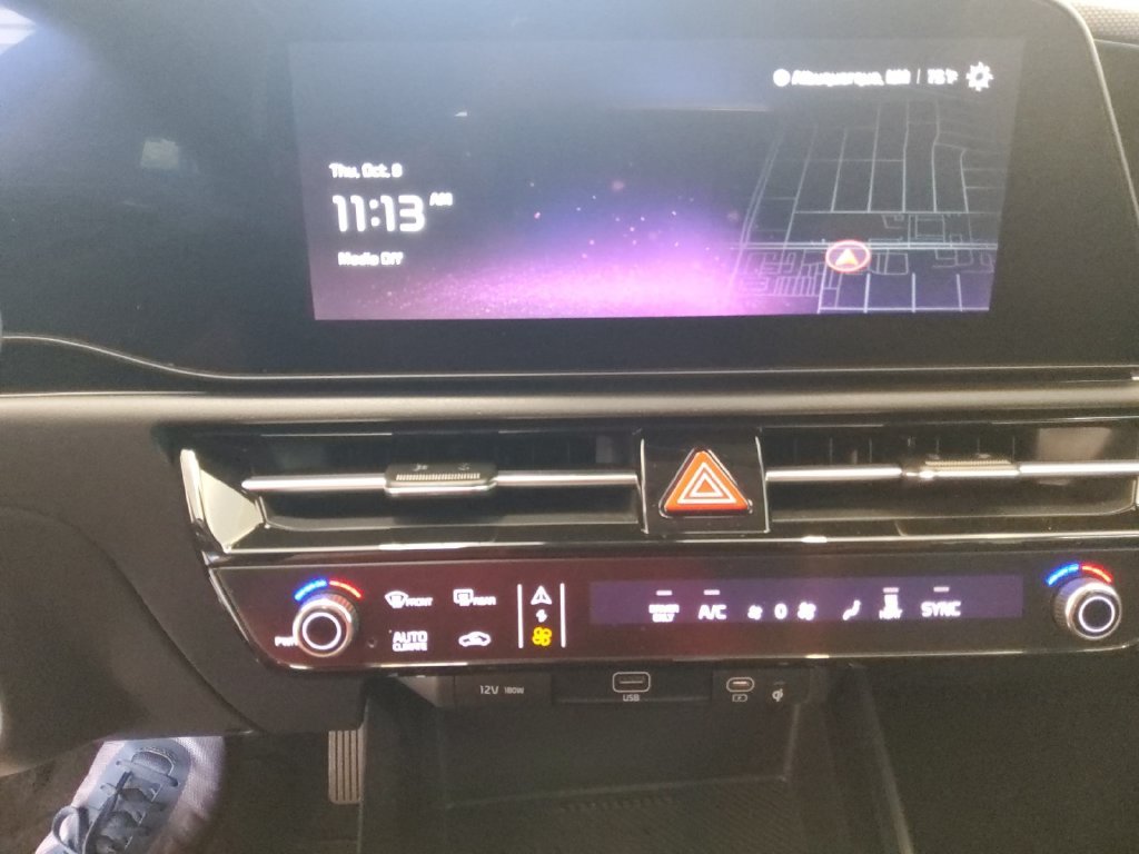 Certified Used 2025 Blue Kia Wind image 11