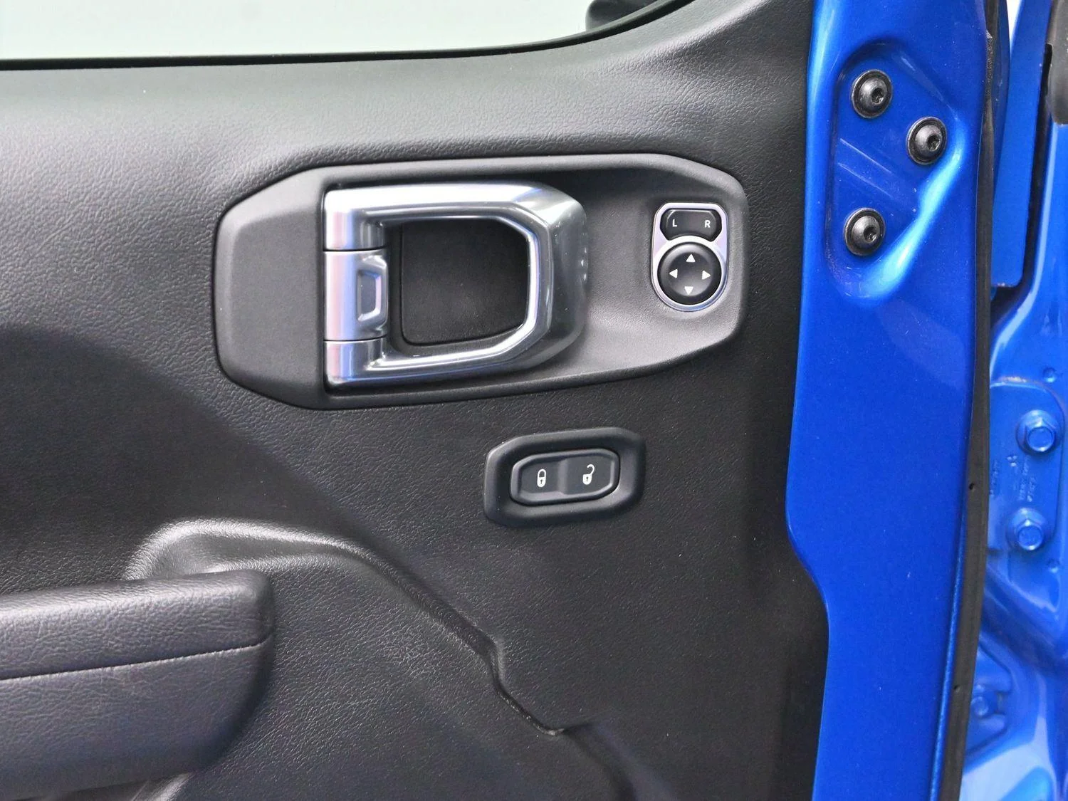 Used 2023 Hydro Blue Pearlcoat Jeep Sport S image 10