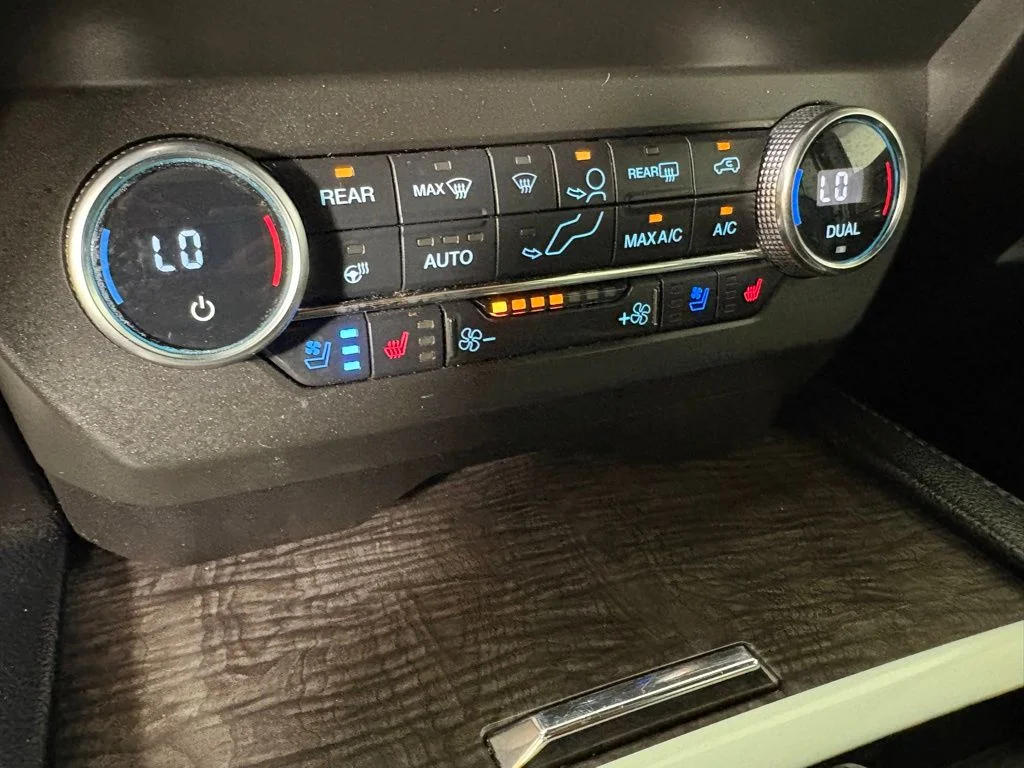 Used 2020 Black Ford Limited image 33