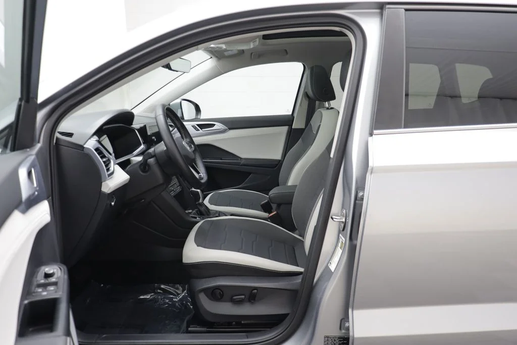 Used 2026 Silver Metallic Volkswagen 1.5T SE image 5
