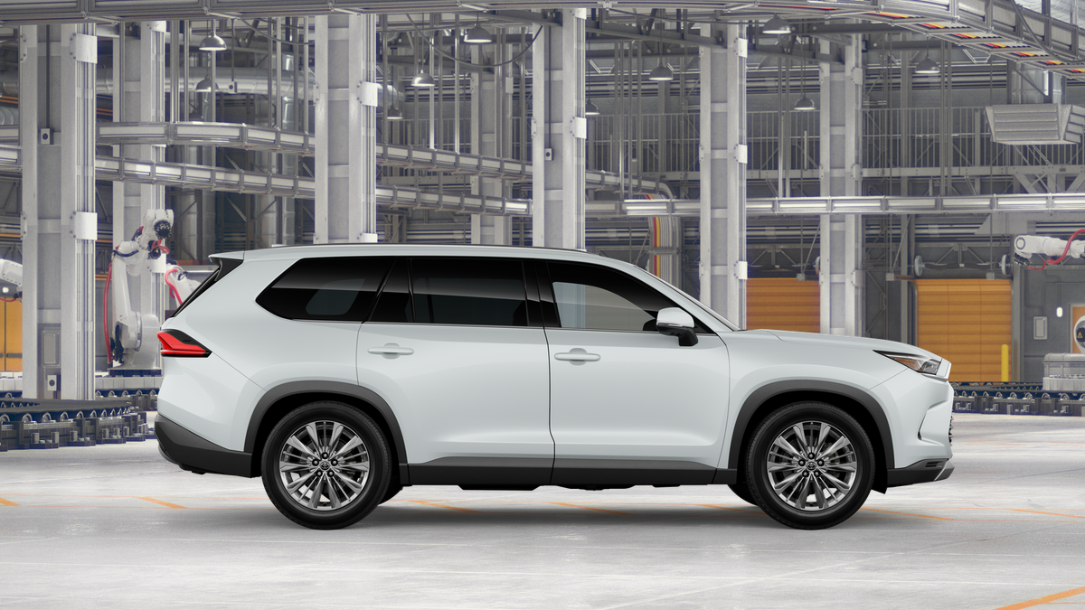 New 2026 Wind Chill Pearl Toyota Platinum image 12