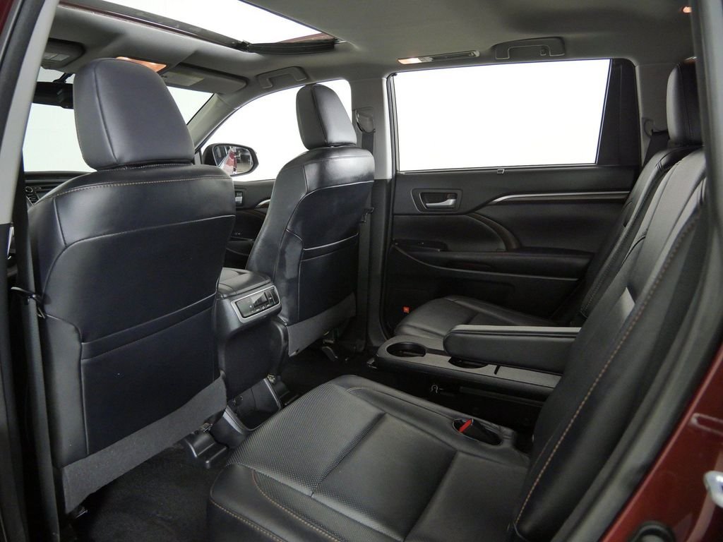Used 2015 Red Toyota Limited image 30