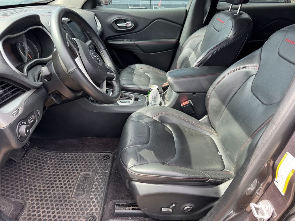 Used 2016 Gray Jeep Trailhawk image 21