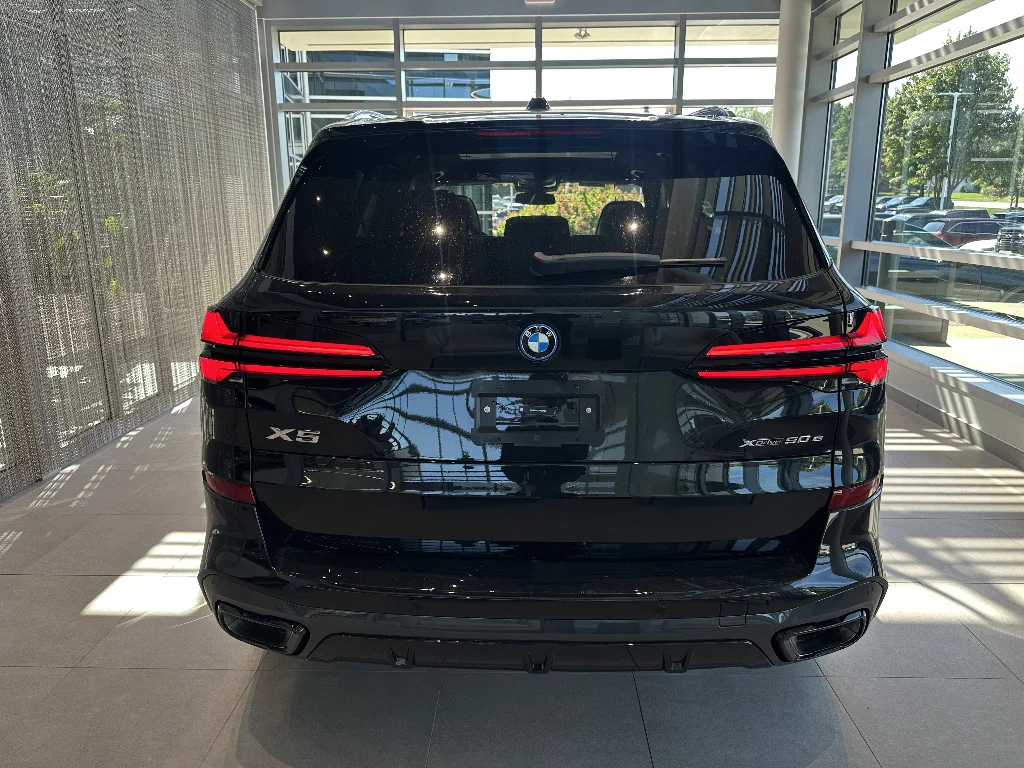 New 2026 Black Sapphire Metallic BMW xDrive50e image 5