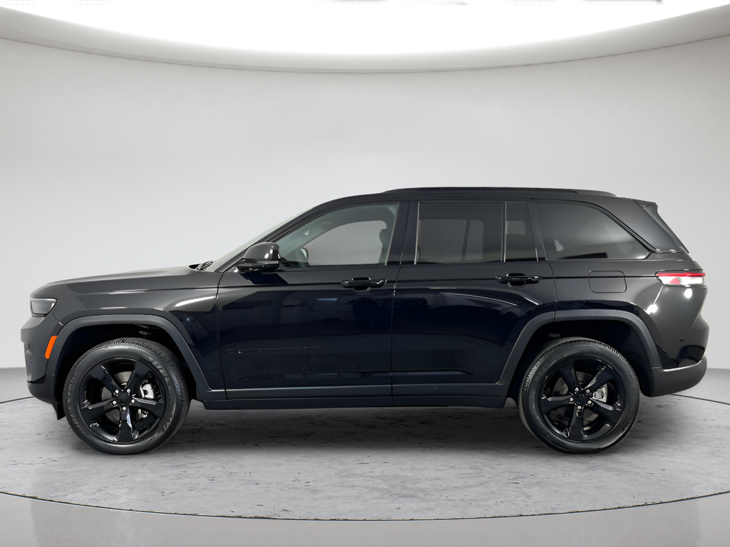 Used 2023 Black Jeep Altitude X image 10