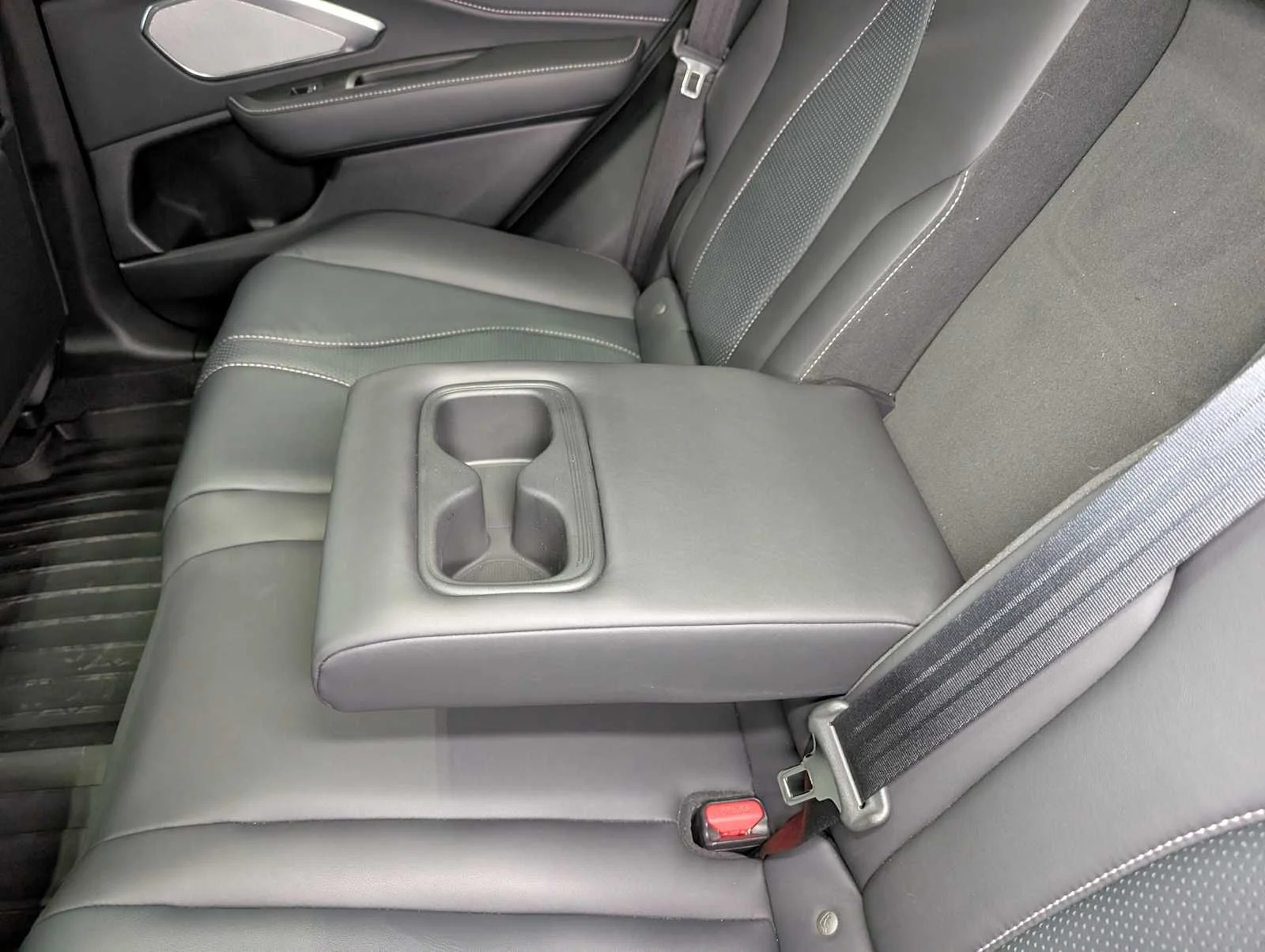 Used 2020 Modern Steel Metallic Acura w/Technology Pkg image 17