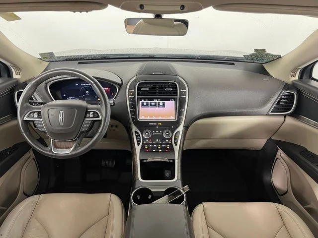 Used 2019 Brown Lincoln Select image 33