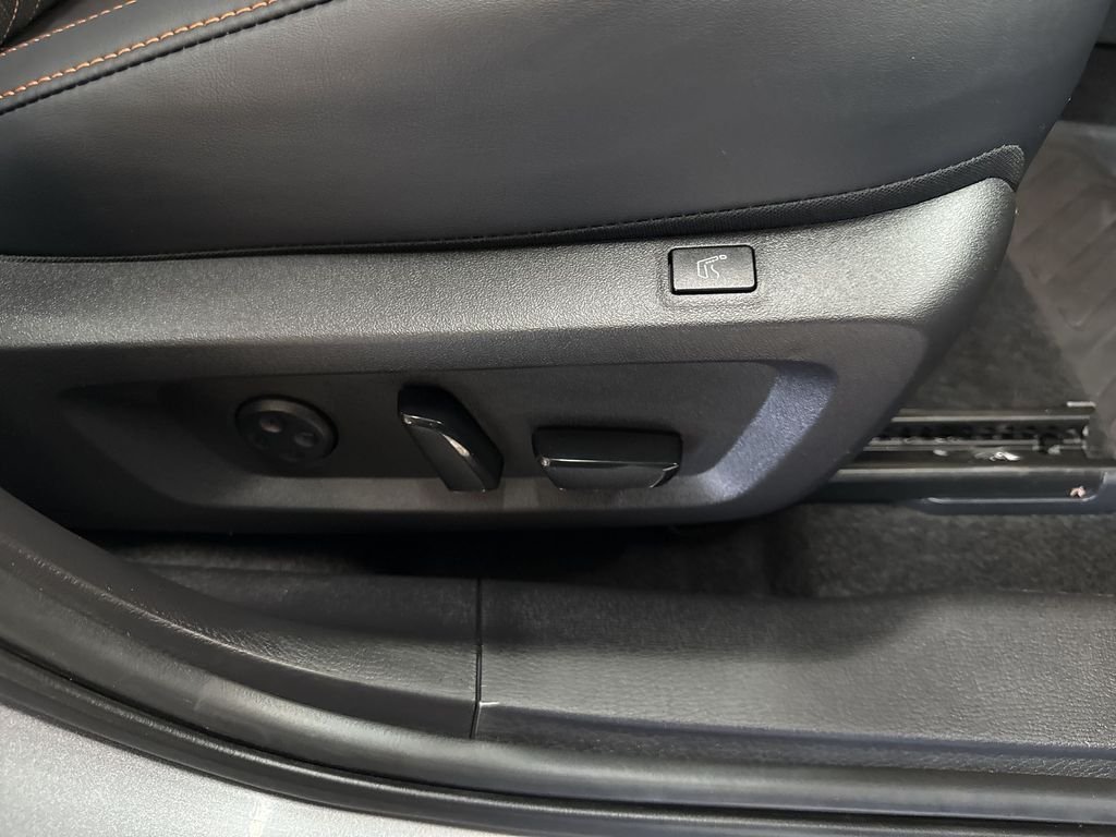 Used 2024  Mitsubishi SEL image 19