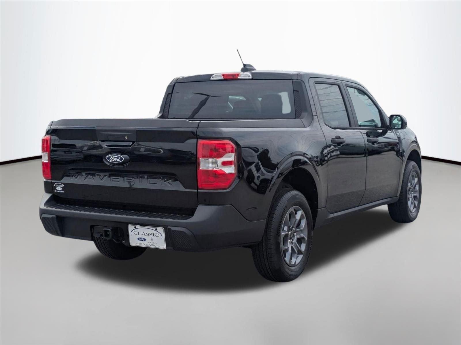 New 2026 Shadow Black Ford XLT image 5