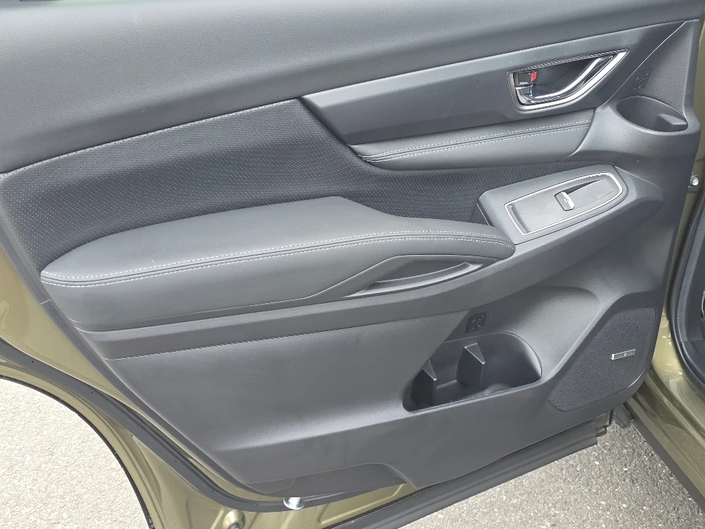 2025 Subaru Ascent Limited - Photo 32
