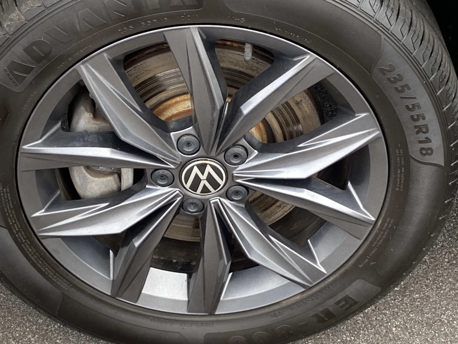 Certified Used 2023 Pyrite Silver Metallic Volkswagen 2.0T SE 4MOTION image 27
