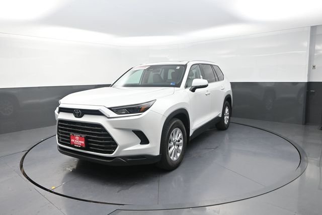 Used 2026 Beige Toyota XLE image 34