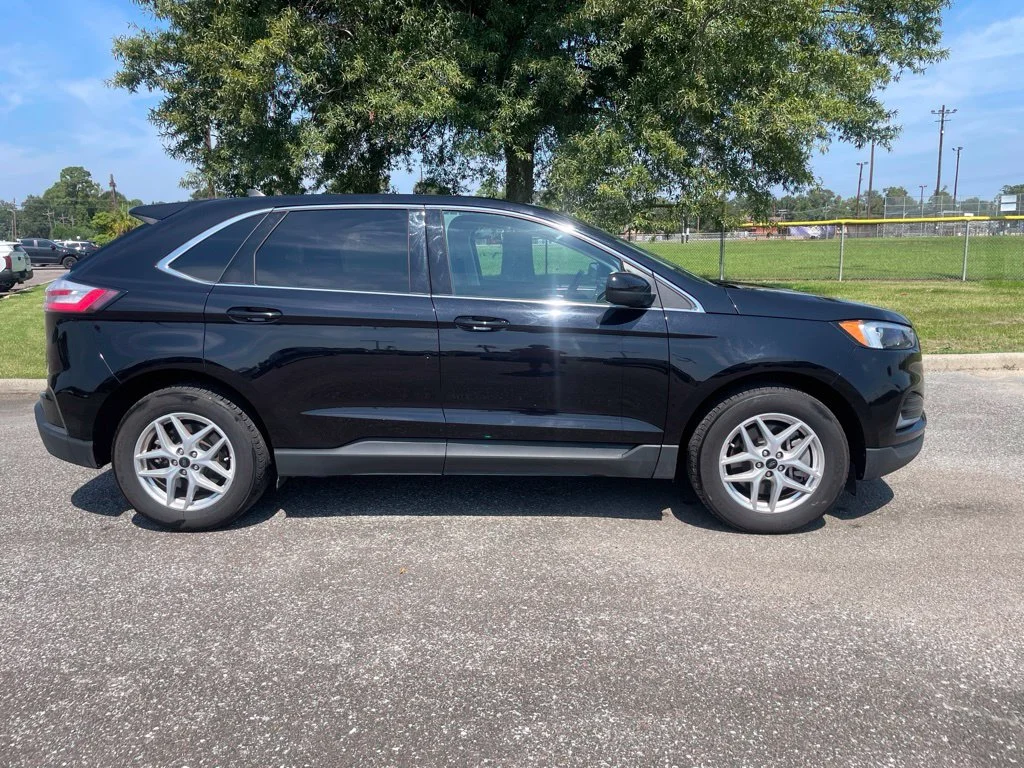 Used 2024 Black Ford SEL image 8