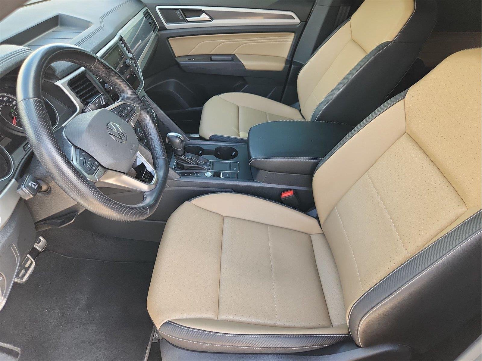 2021 Volkswagen Atlas Cross Sport 3.6L V6 SE w/Technology R-Line White at AutoNation USA Katy