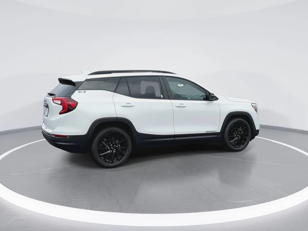 Used 2024 White GMC SLE image 8