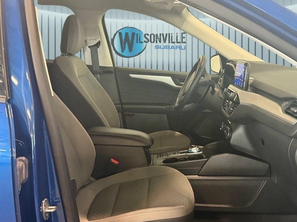 Used 2022 Blue Ford SE image 6