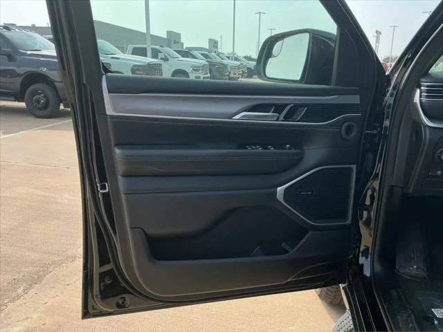 New 2026 High Gloss Black Exterior Paint Jeep Grand Wagoneer image 14