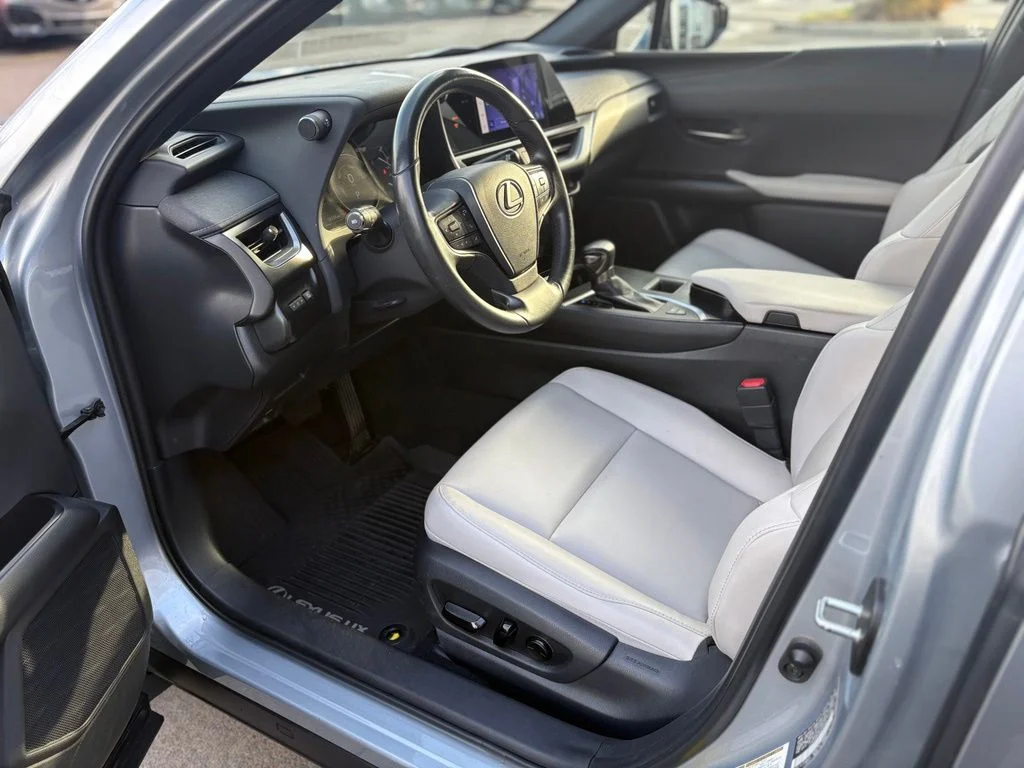 Used 2023 Silver Lexus 250h Base image 13