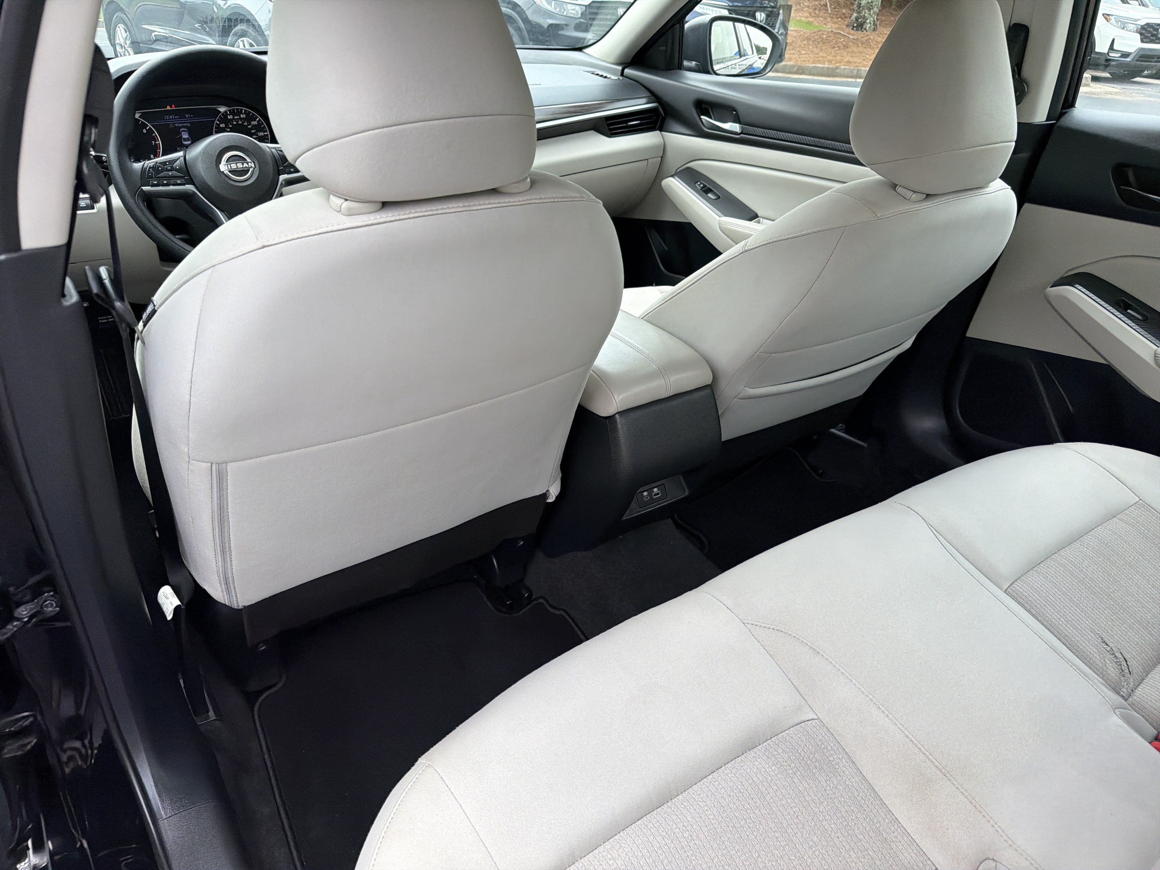 Used 2025 Super Black Nissan SV image 17
