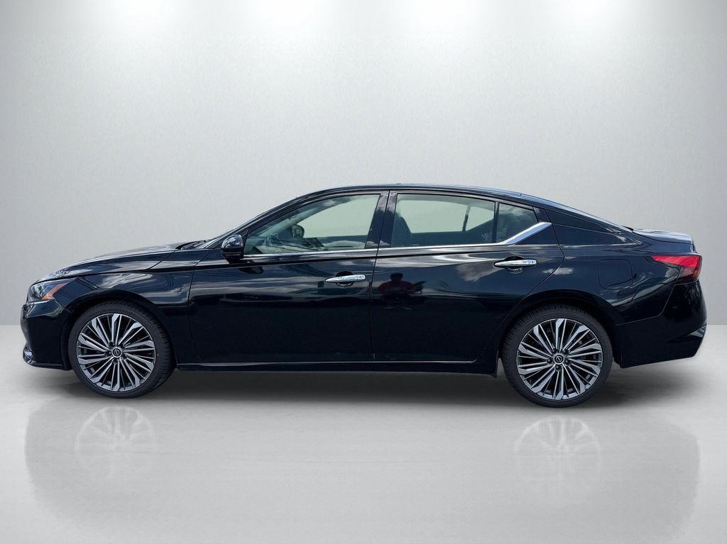 Used 2023 Black Nissan 2.5 SL image 8