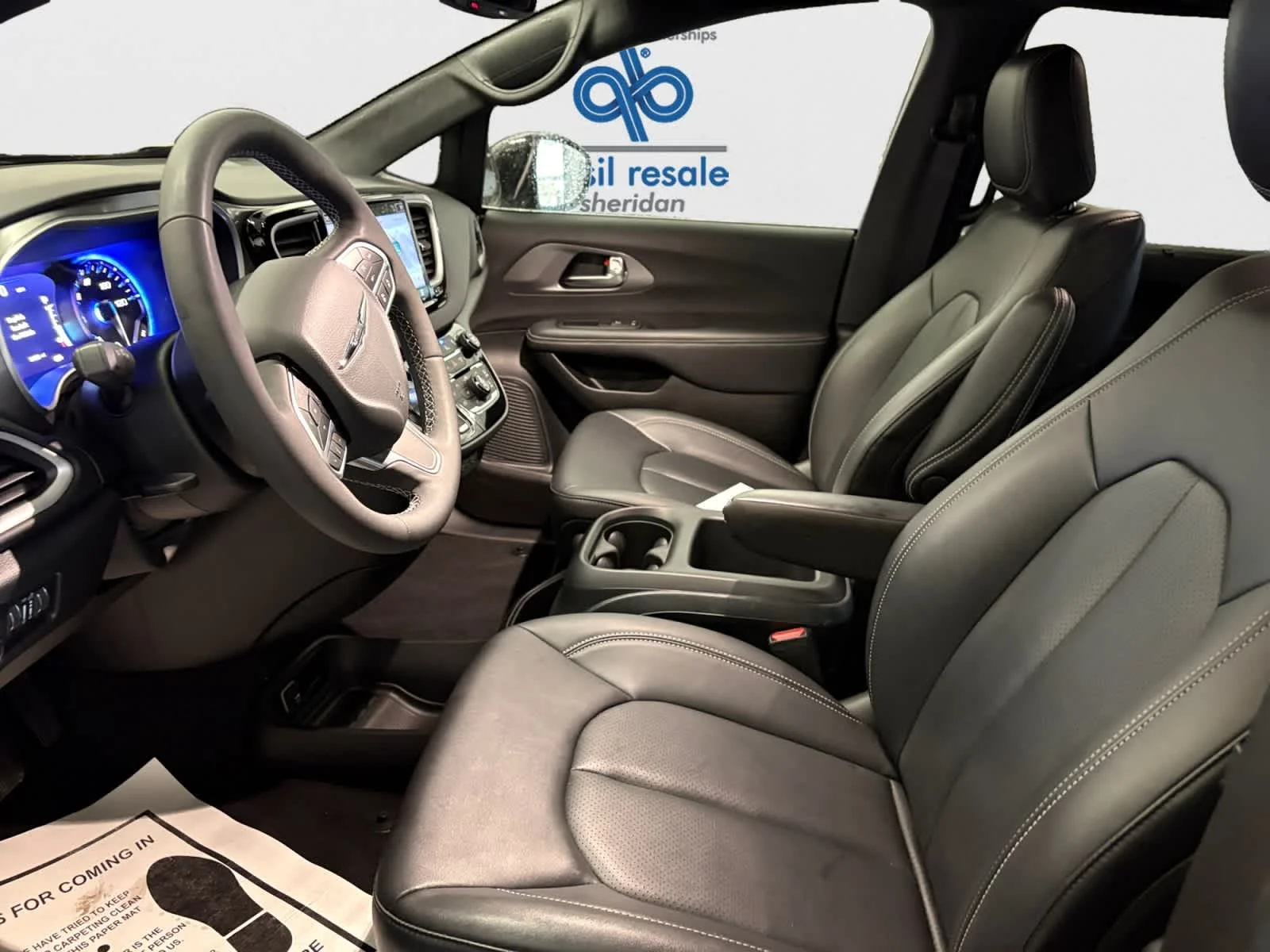 Used 2025 Fathom Blue Pearlcoat Chrysler Select image 5