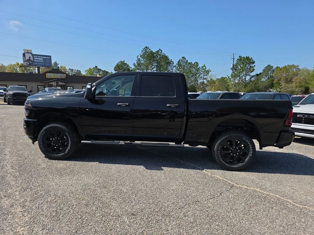 New 2026 Diamond Black Crystal Pearl-Coat Exterior Paint RAM Tradesman image 7