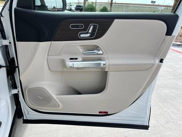 New 2026 Polar White Mercedes-Benz GLB 250 image 51