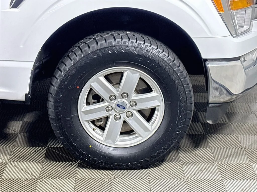 Used 2021 White Ford XLT image 22