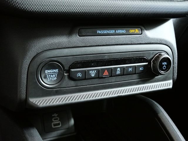 Used 2025 Gray Ford Outer Banks image 17