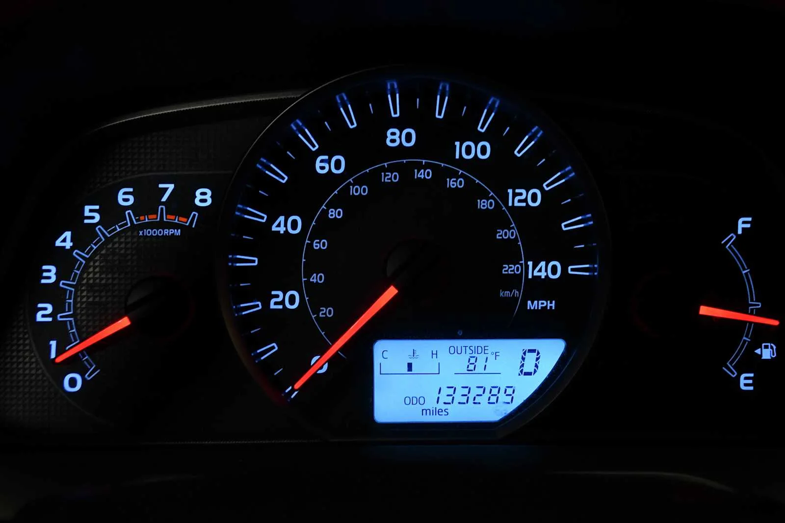 Used 2015 Classic Silver Metallic Toyota LE image 22