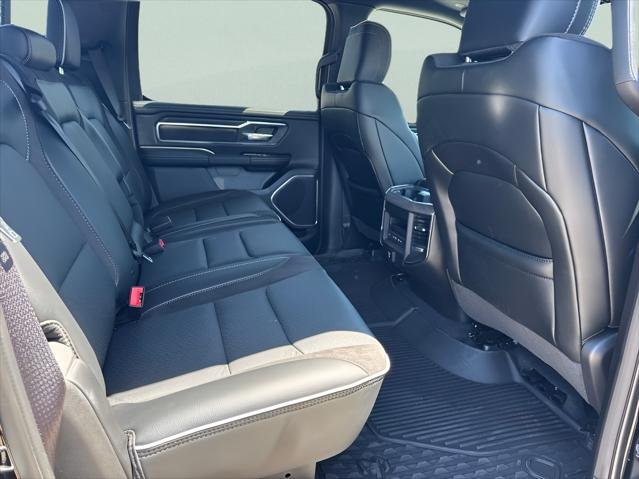 New 2026 Diamond Black Crystal Pearl-Coat Exterior Paint RAM LARAMIE image 24
