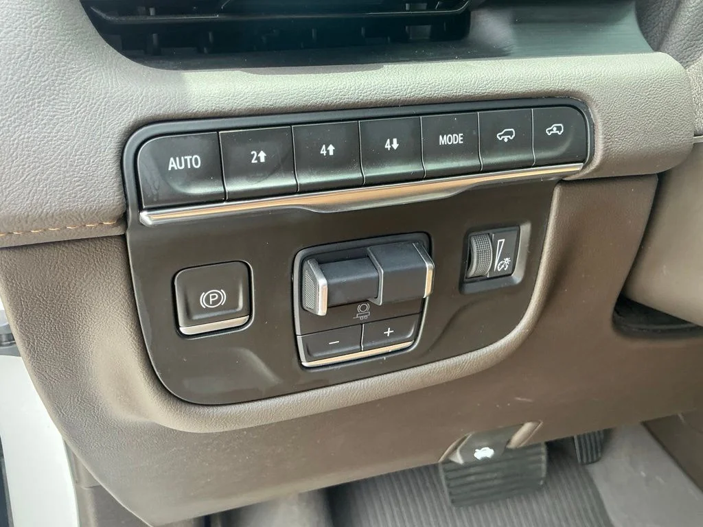 Used 2023 White Cadillac Premium Luxury image 40