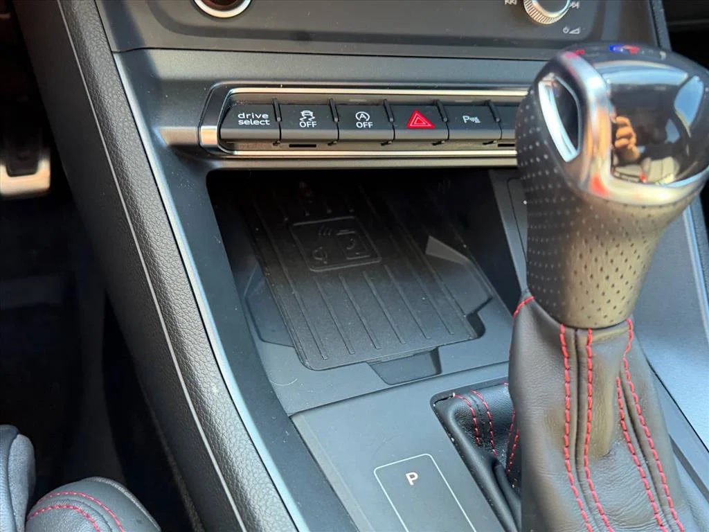 Used 2025 White Audi Premium Plus image 25