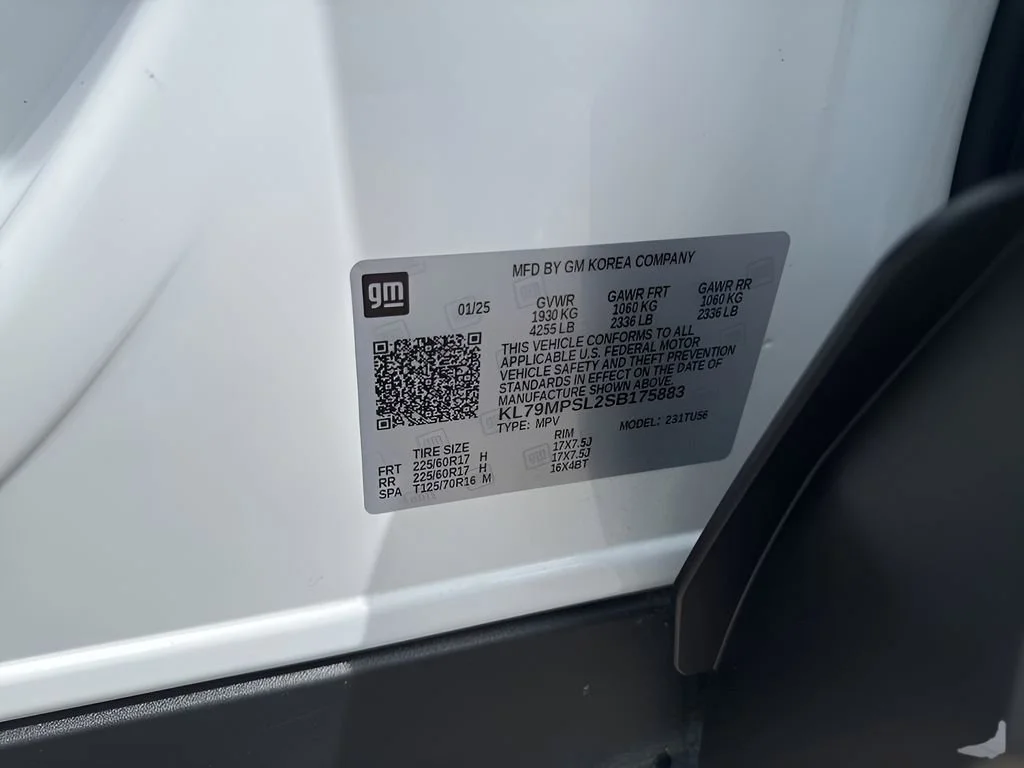 Used 2025 Summit White Chevrolet LT image 34