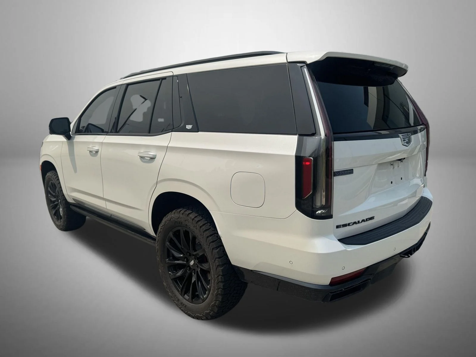 Used 2023 White Cadillac Sport image 3