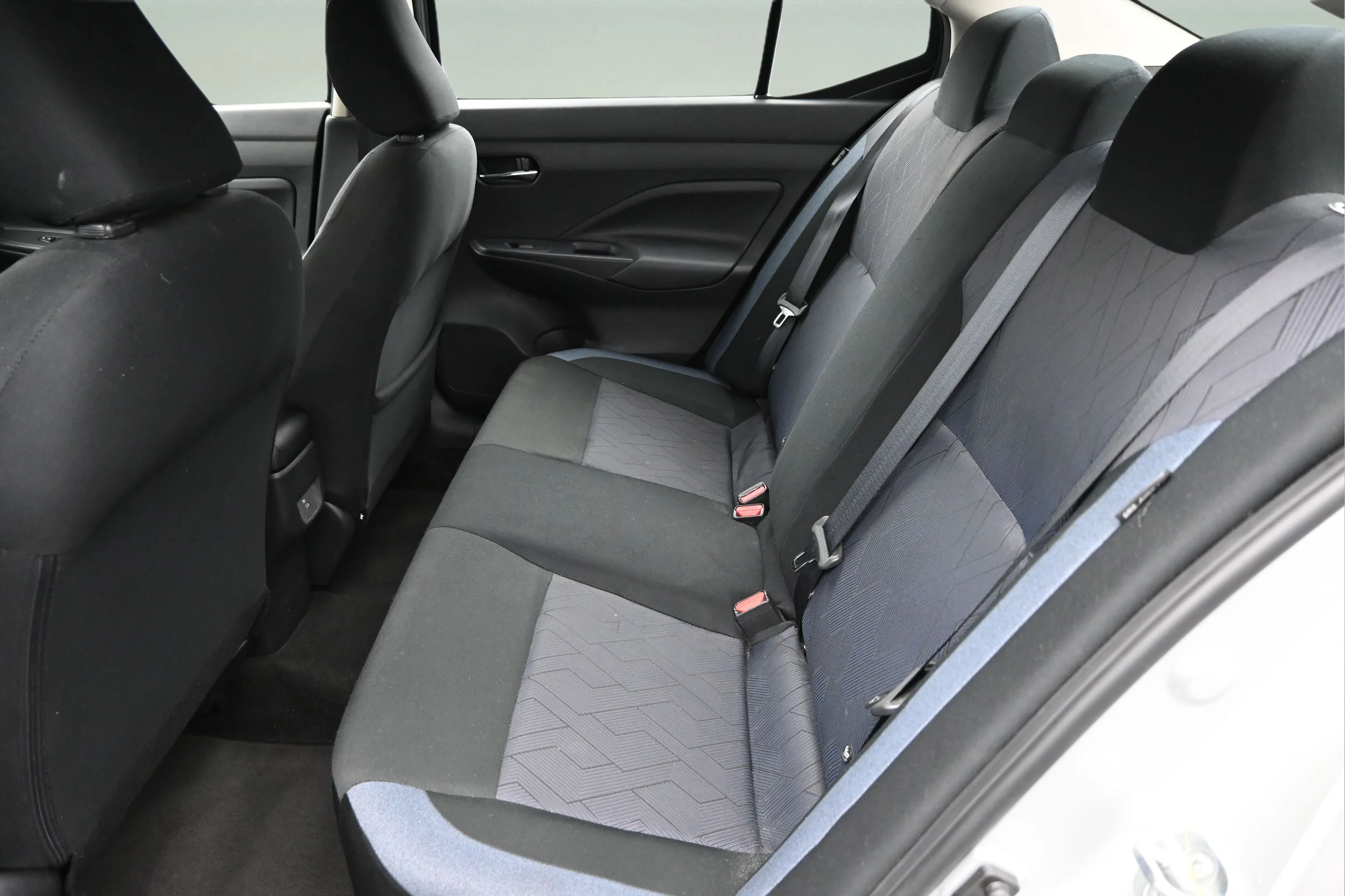 Used 2025 Brilliant Silver Metallic Nissan SV image 21