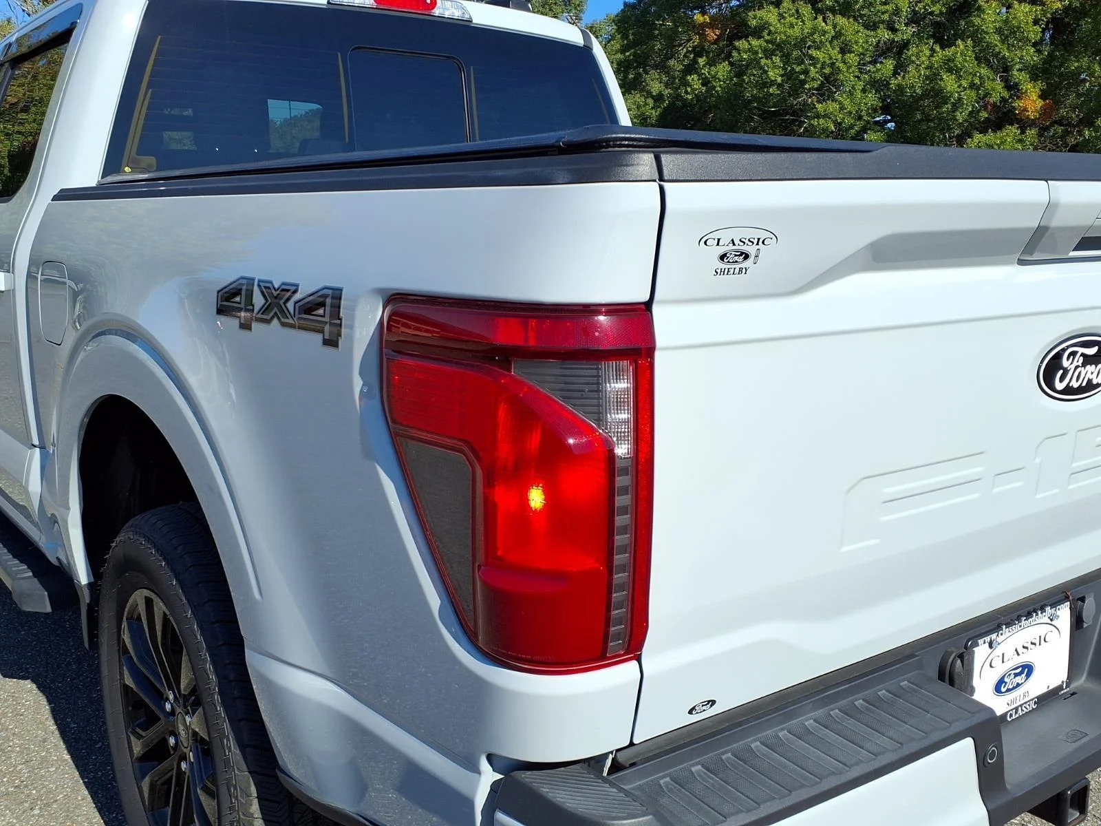 Used 2024 Avalanche Ford XLT image 18