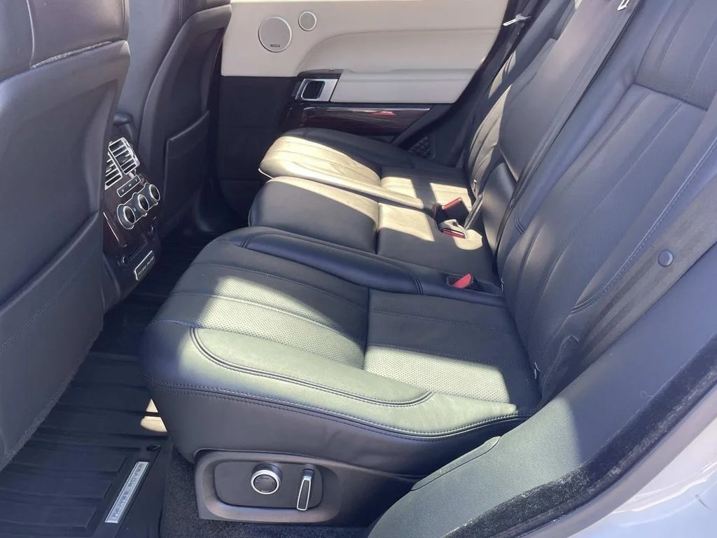 Used 2016 White Land Rover HSE image 12