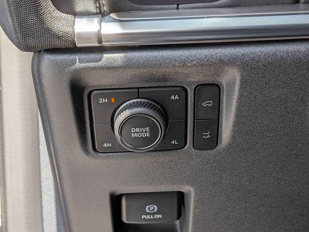 Used 2025 Black Ford Platinum image 13
