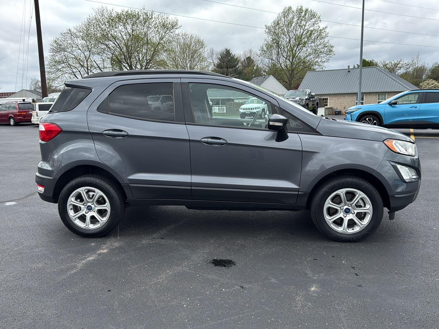 Used 2019 Black Ford SE image 7