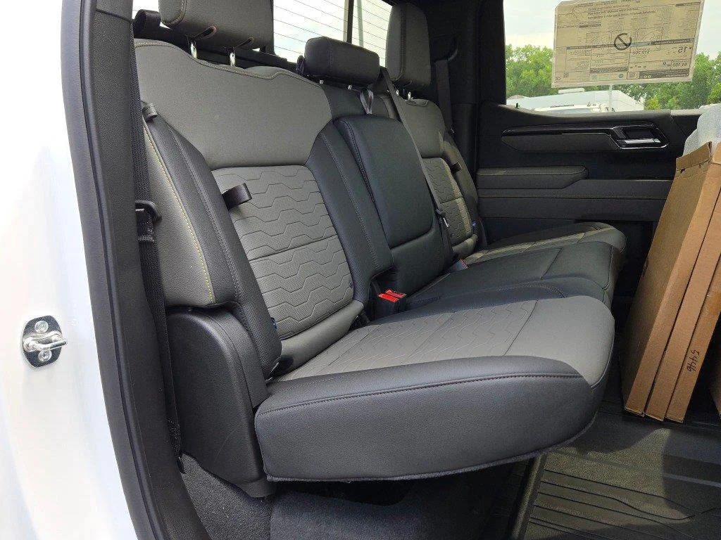 2026 Chevrolet Silverado 1500 ZR2 - Photo 10