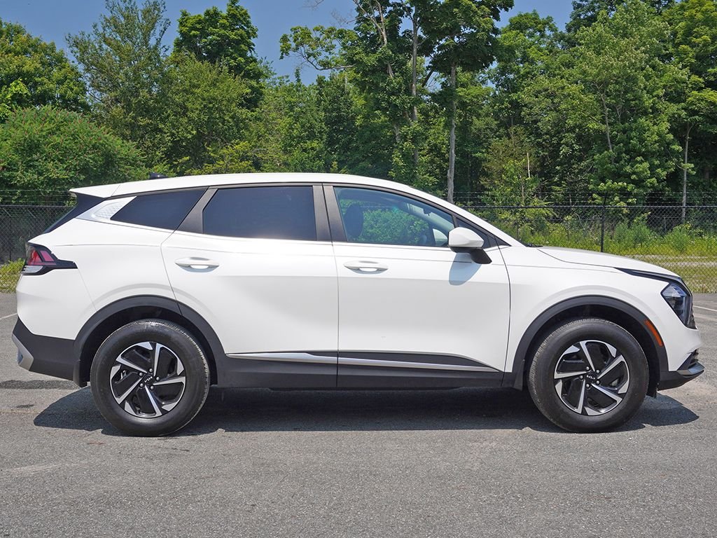 Used 2023 White Kia LX image 12