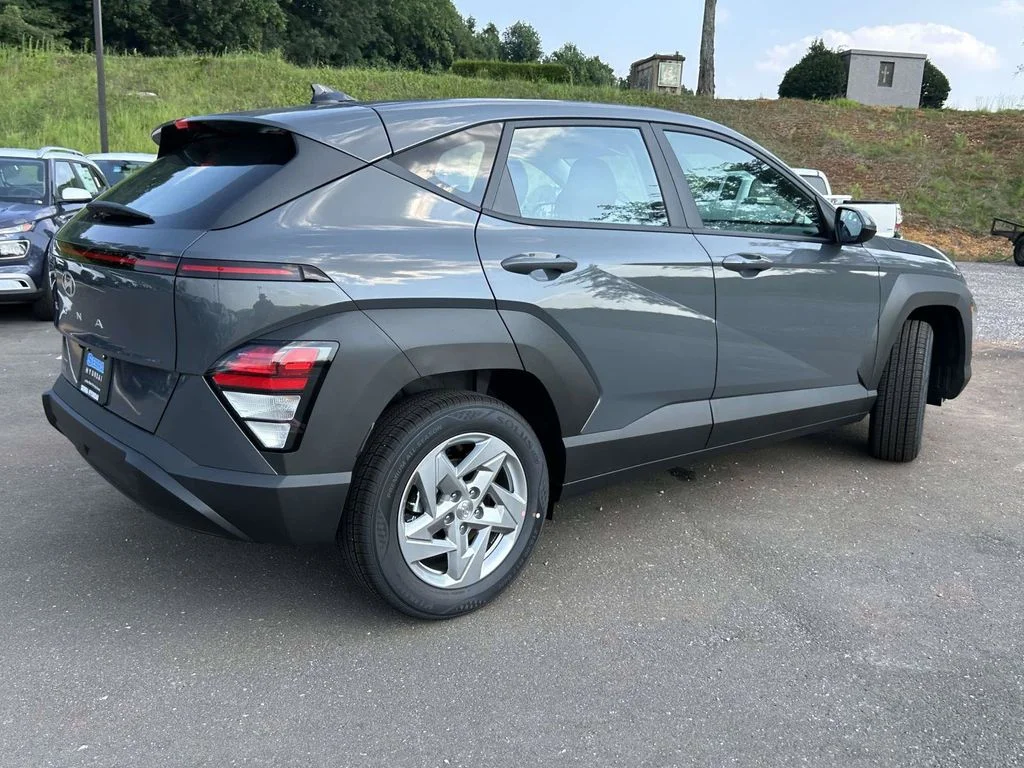 New 2026 Gray Hyundai SE image 3