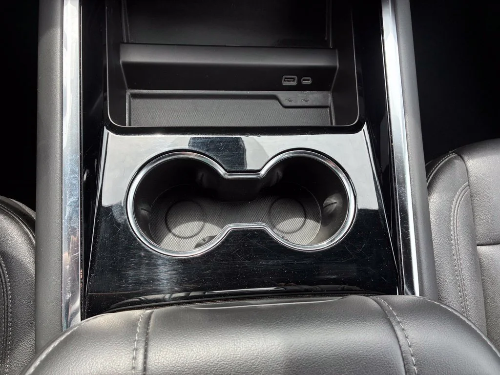 Used 2025 Summit White Chevrolet LT image 103