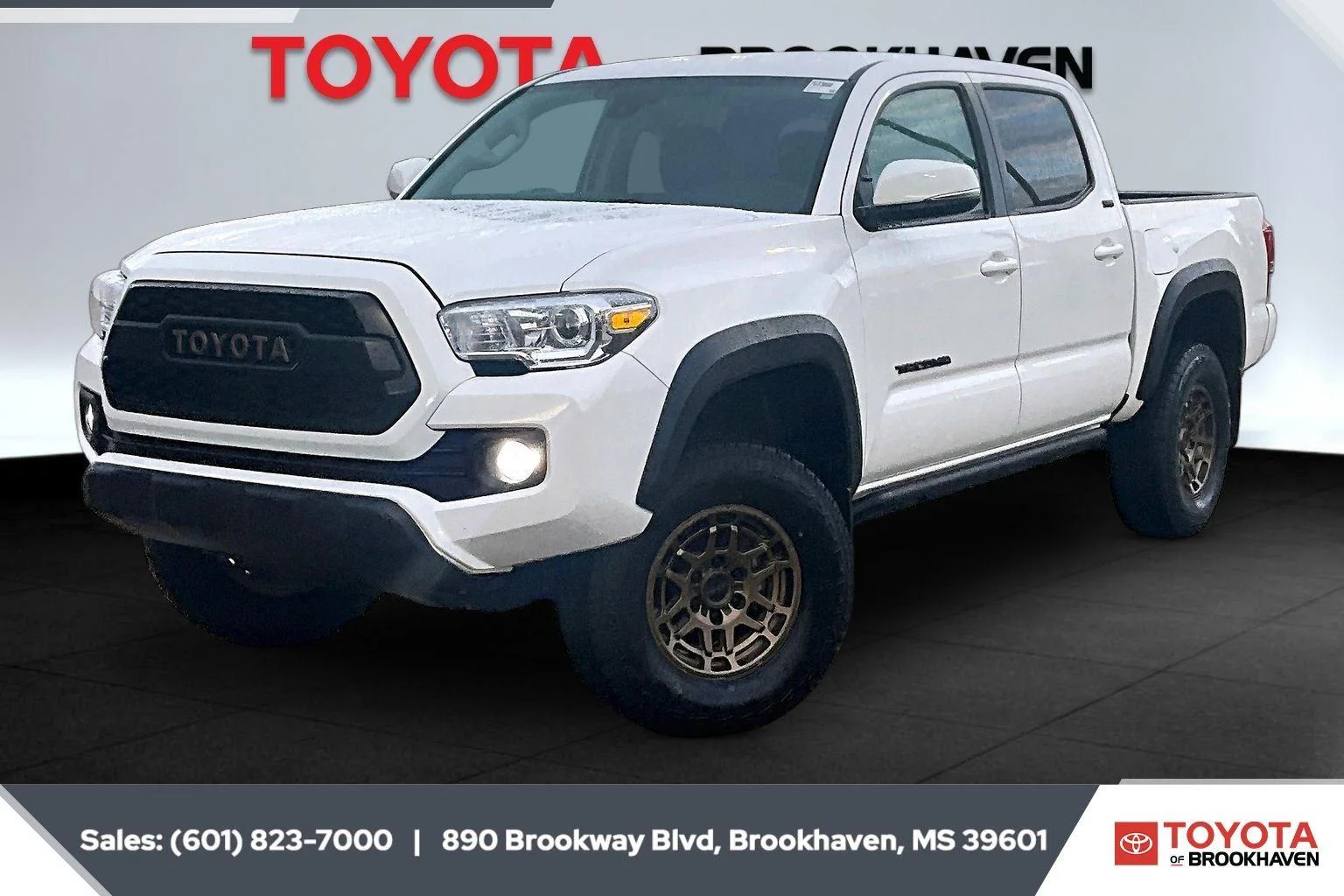 Used 2023 Ice Cap Toyota SR image 10